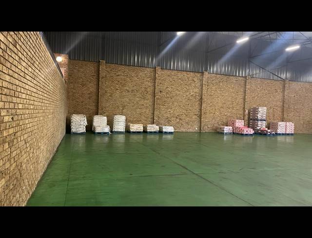 1,200M² WAREHOUSE TO LET IN PRETORIA WEST